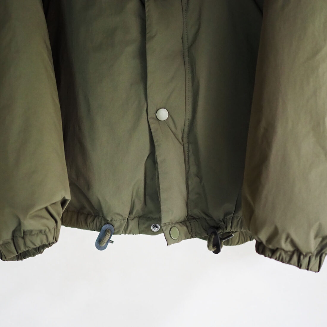 YOKO SAKAMOTOのオリーブカラーのダウンパーカー│洋服と工芸 omitsu